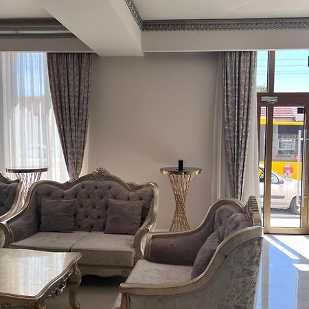 Regal Ballroom Caransebes Ngoại thất bức ảnh